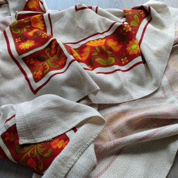Vintage Scandinavian Tablecloth Tulip Flowers Sunflowers Burgundy Orange Rayon - Picture 11 of 12